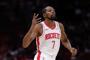 亚博体育-关于杜兰特关键节点高光表现，澳大利亚队带队取胜！的信息