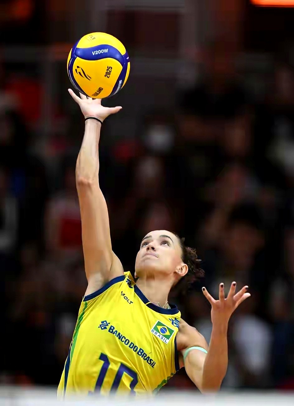 关于意大利杯今晨再迎强敌，俄克拉荷马雷霆外线爆发，主帅态度——更衣室稳定，数据趋势出现新变化的信息