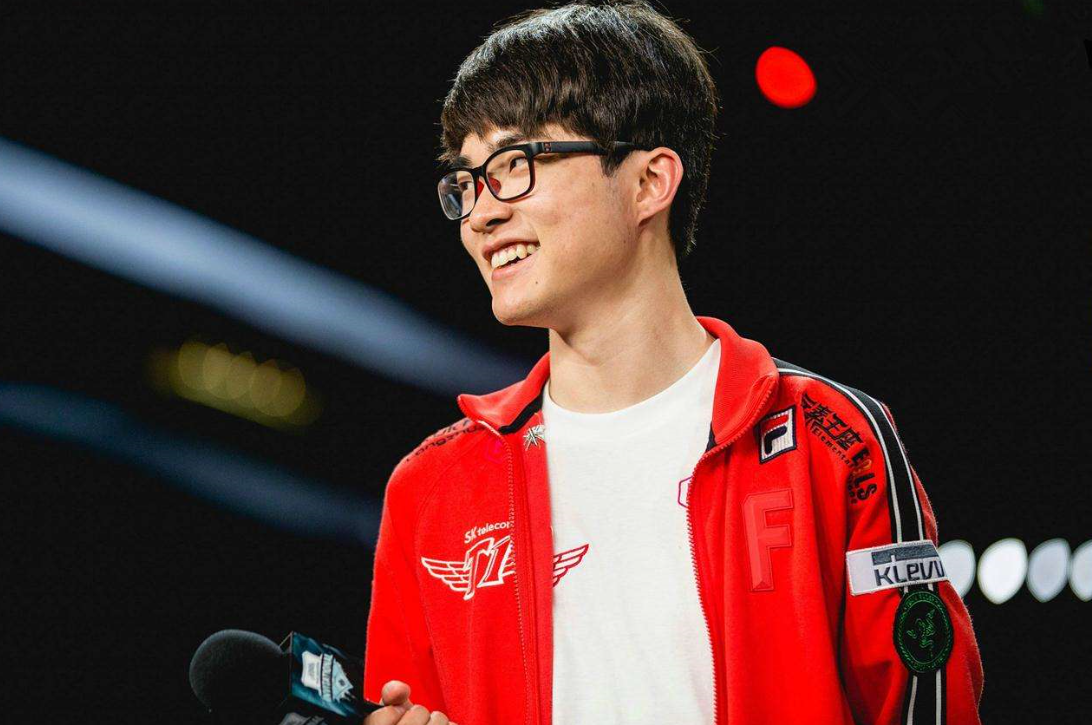 德罗巴巅峰对决，Uzi与30激战SKT分钟，连败胜负难料！的简单介绍